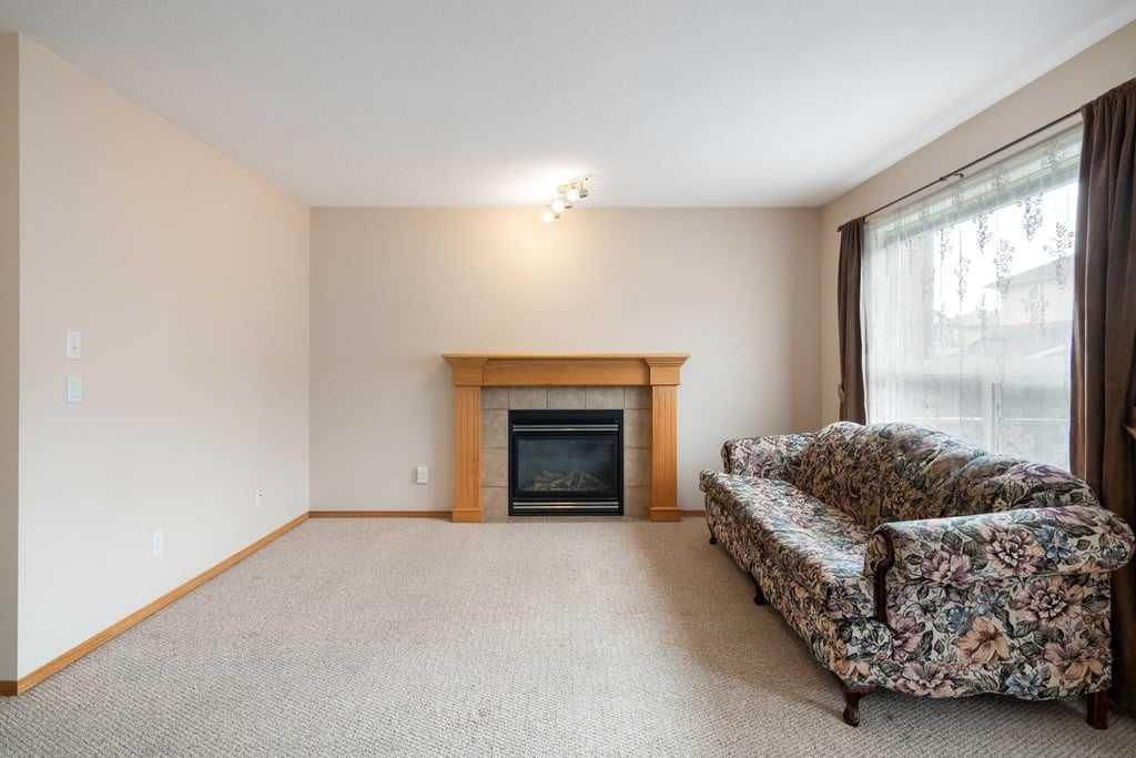 13 Saddlecrest Green NE, Calgary — photo 5 of 30