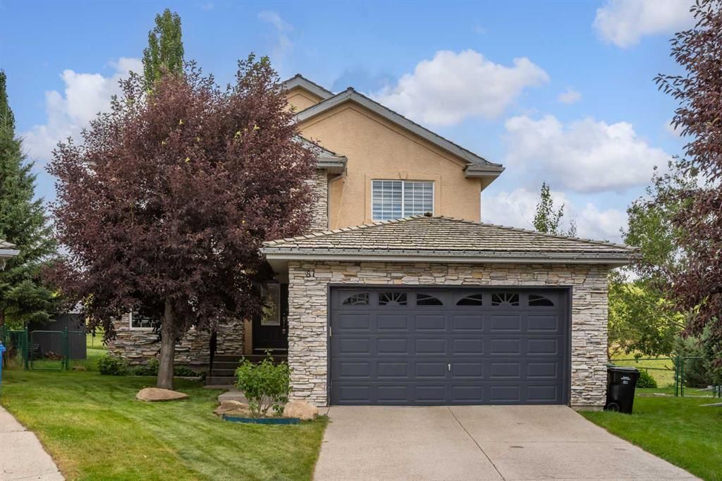 81 Royal Crest Terrace NW, Calgary — photo 4 of 44