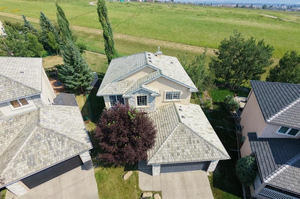 81 Royal Crest Terrace NW, Calgary — photo 5 of 44