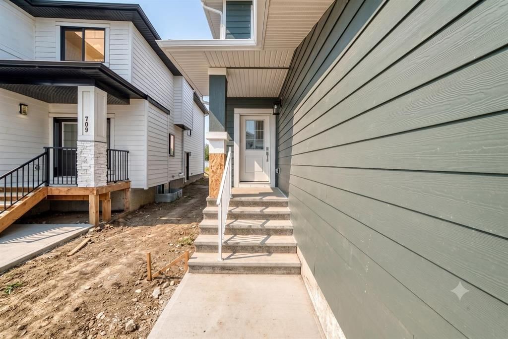 707 Mandalay Avenue, Carstairs — photo 2 of 46