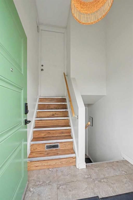 20A Beaver Dam Place NE, Calgary — photo 5 of 31