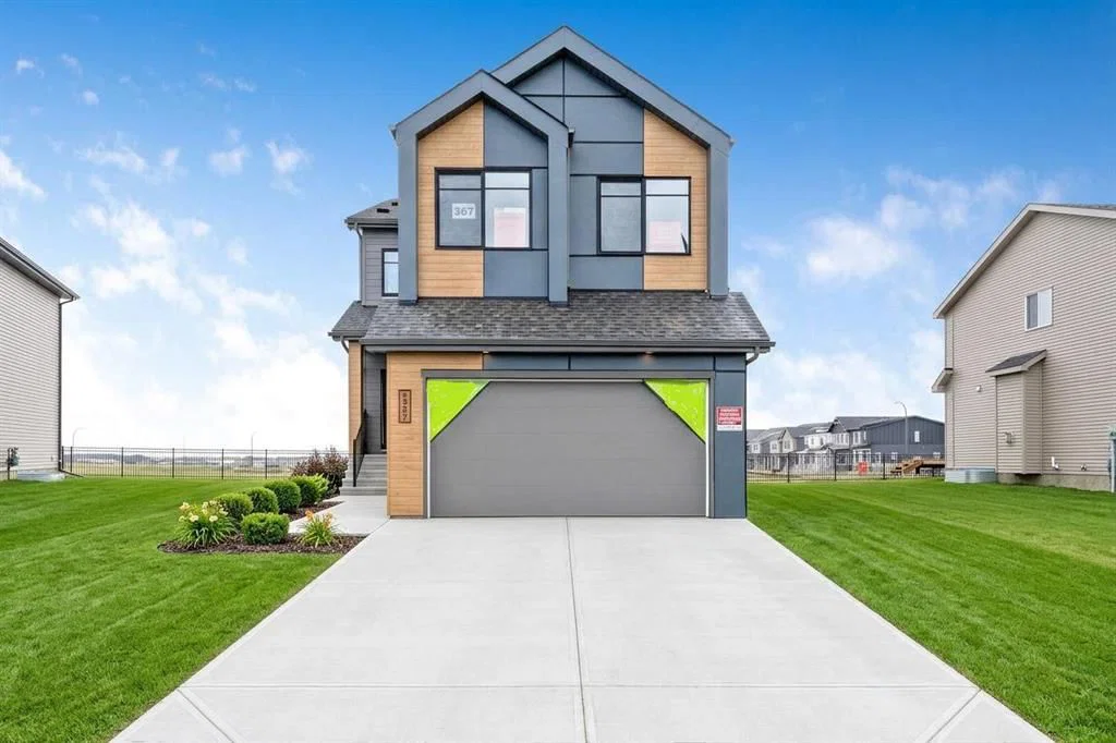 367 Heartwood Gardens SE, Calgary — main listing photo