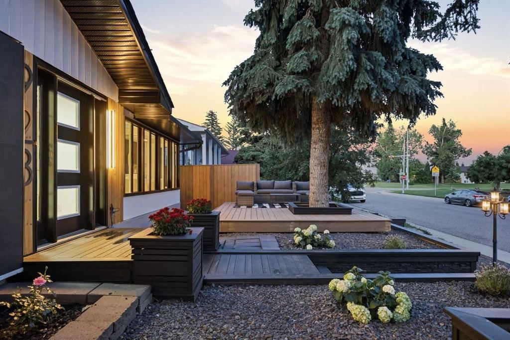 928 120 Avenue SE, Calgary — photo 3 of 50