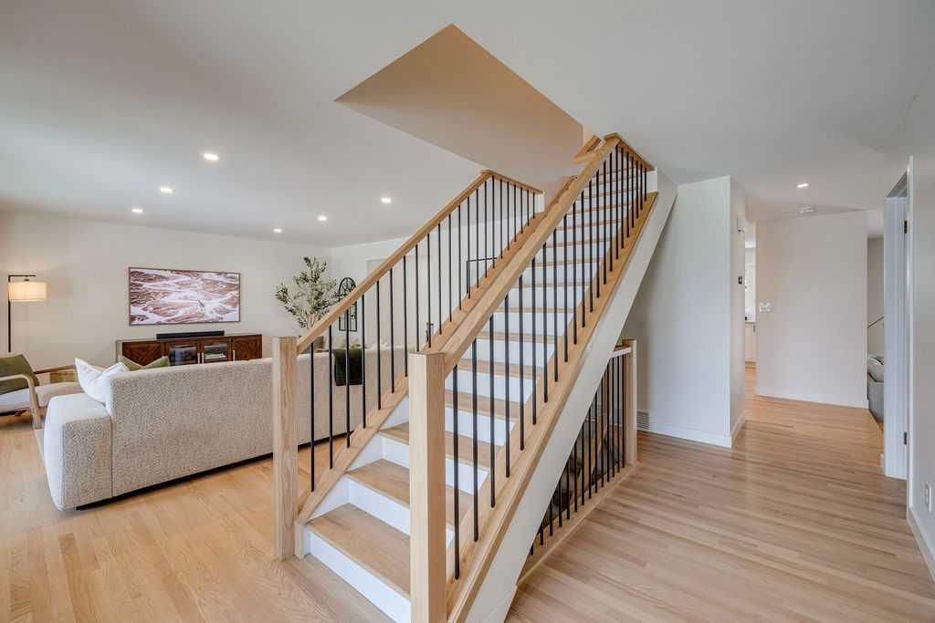 23 Woodgrove Crescent SW, Calgary — photo 3 of 48
