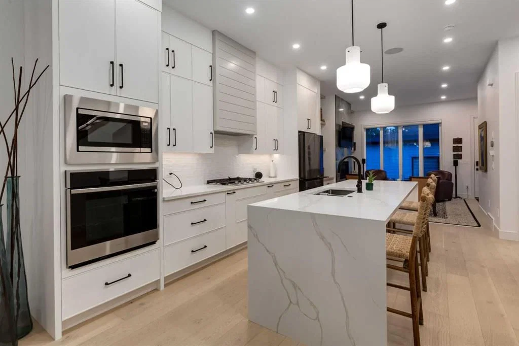 3719 2 Avenue SW, Calgary — photo 5 of 39
