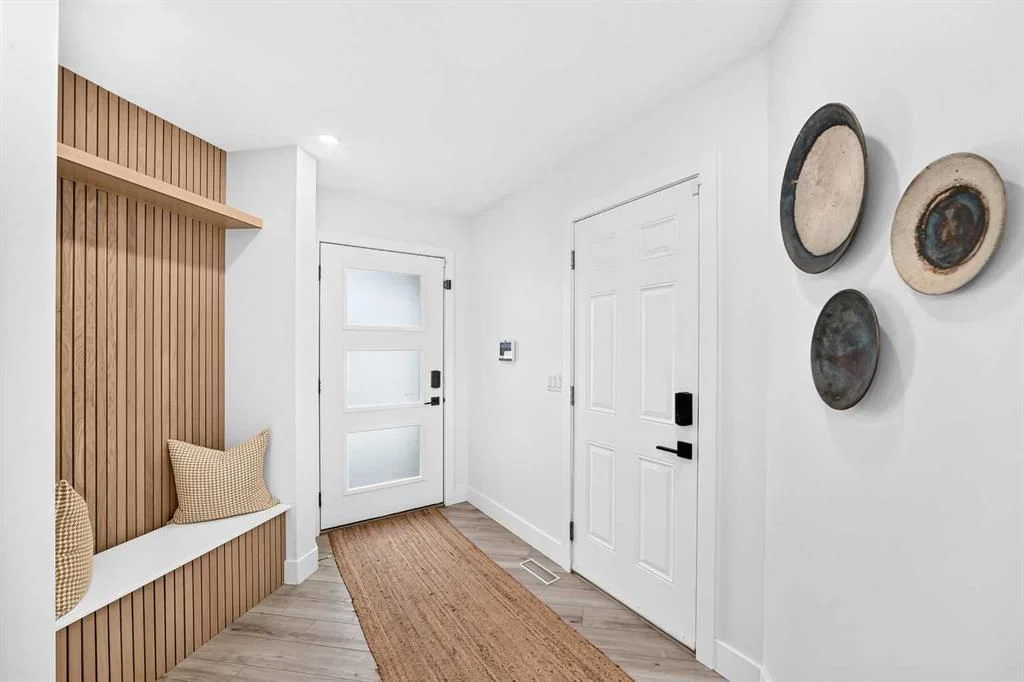 10909 Hidden Valley Drive NW, Calgary — photo 3 of 50