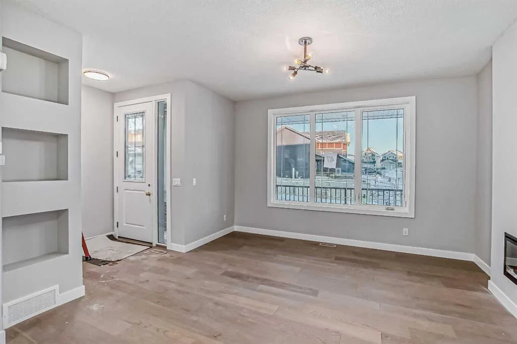 55 Agate Road, Cochrane — photo 2 of 47