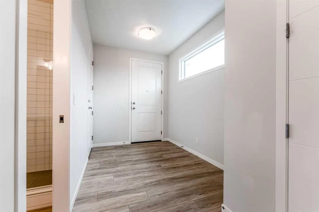 16 West Grove Link SW, Calgary — photo 2 of 50
