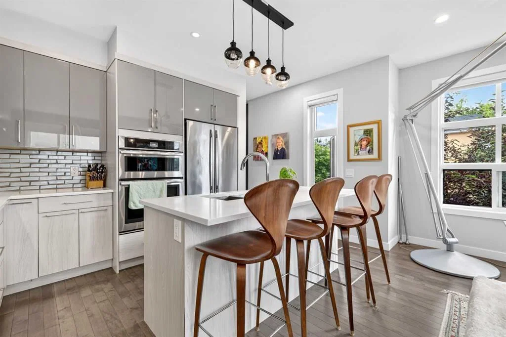 3414 15 Street SW, Calgary — photo 5 of 33