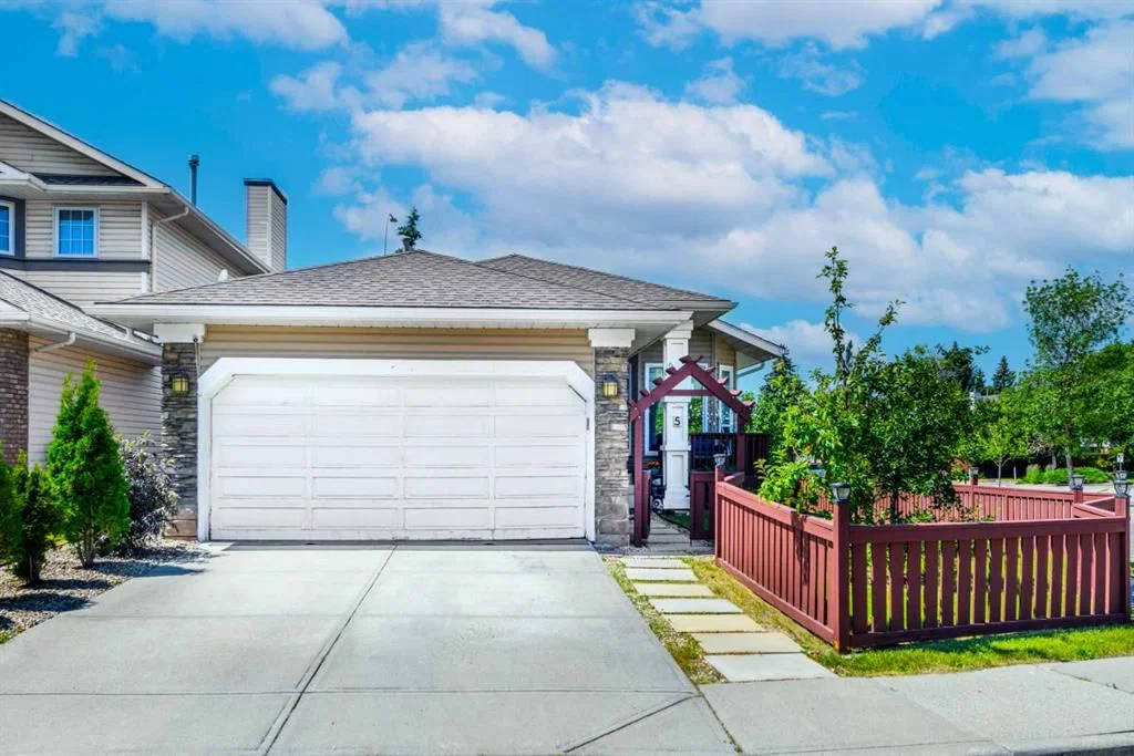 5 Citadel Hills Circle NW, Calgary — main listing photo
