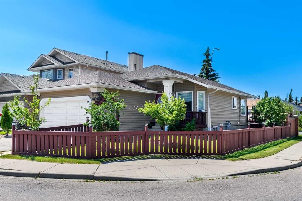 5 Citadel Hills Circle NW, Calgary — photo 2 of 34