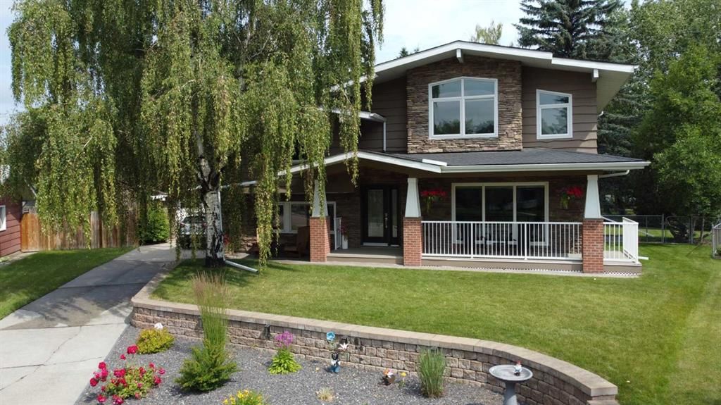 10416 Mapleridge Crescent SE, Calgary — photo 2 of 50