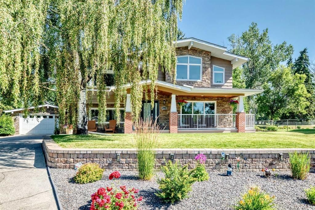 10416 Mapleridge Crescent SE, Calgary — photo 3 of 50