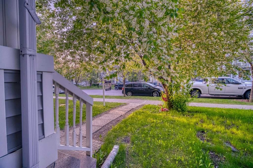 81 Prestwick Avenue SE, Calgary — photo 2 of 36