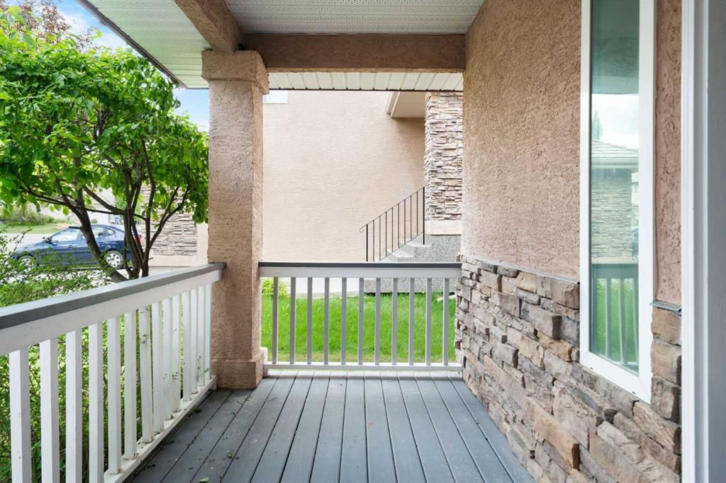 79 Royal Crest Way NW, Calgary — photo 4 of 50