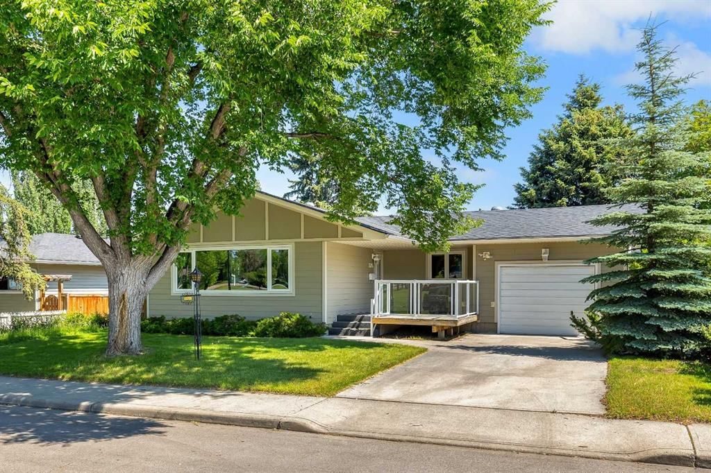 3324 Morley Crescent NW, Calgary — main listing photo