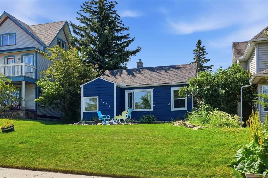 2205 27 Avenue SW, Calgary — photo 3 of 15