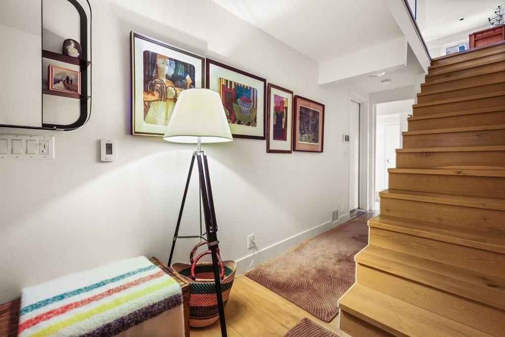 1936 30 Avenue SW, Calgary — photo 4 of 49