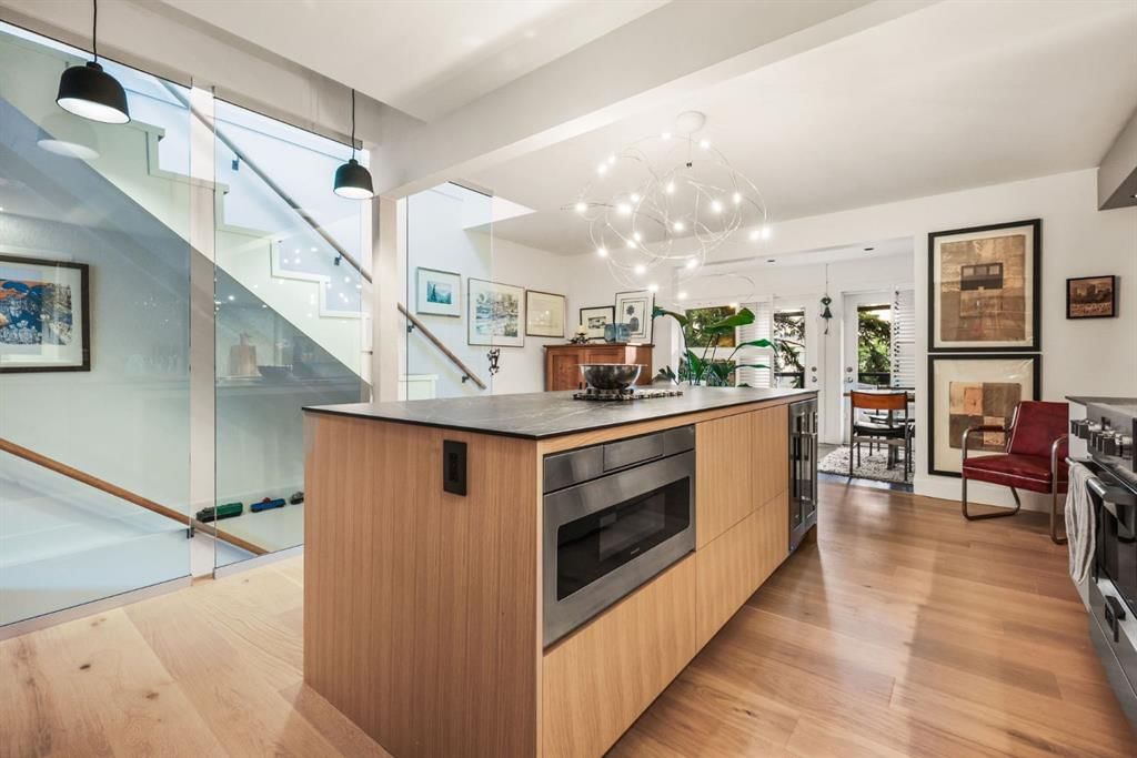 1936 30 Avenue SW, Calgary — photo 5 of 49