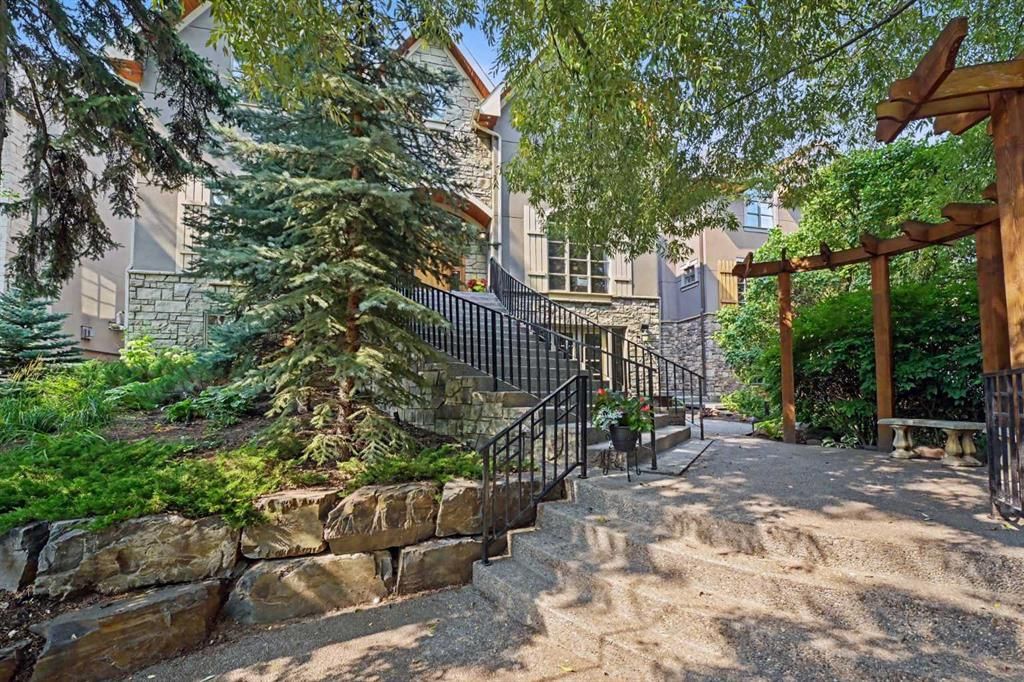 614 Crescent Boulevard SW, Calgary — photo 2 of 50