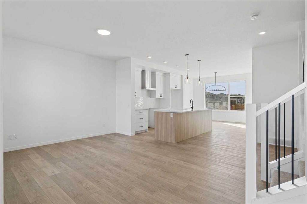 27 Creekstone Walk SW, Calgary — photo 5 of 33