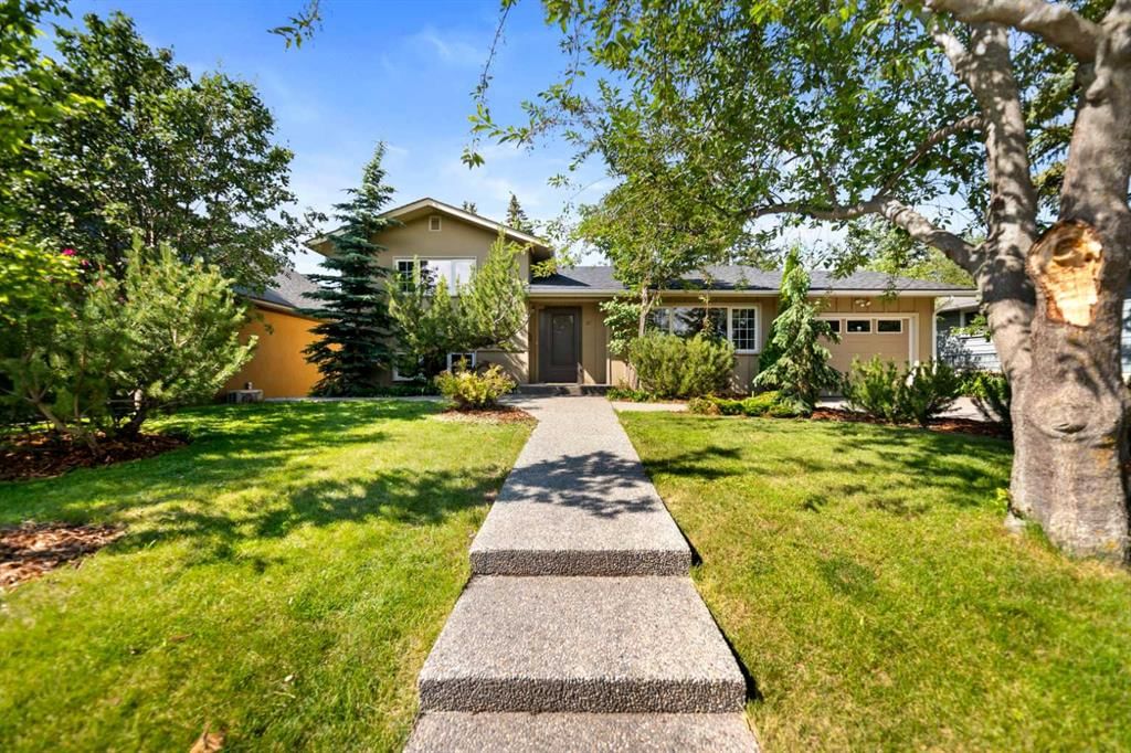 21 Roseview Drive NW, Calgary — main listing photo