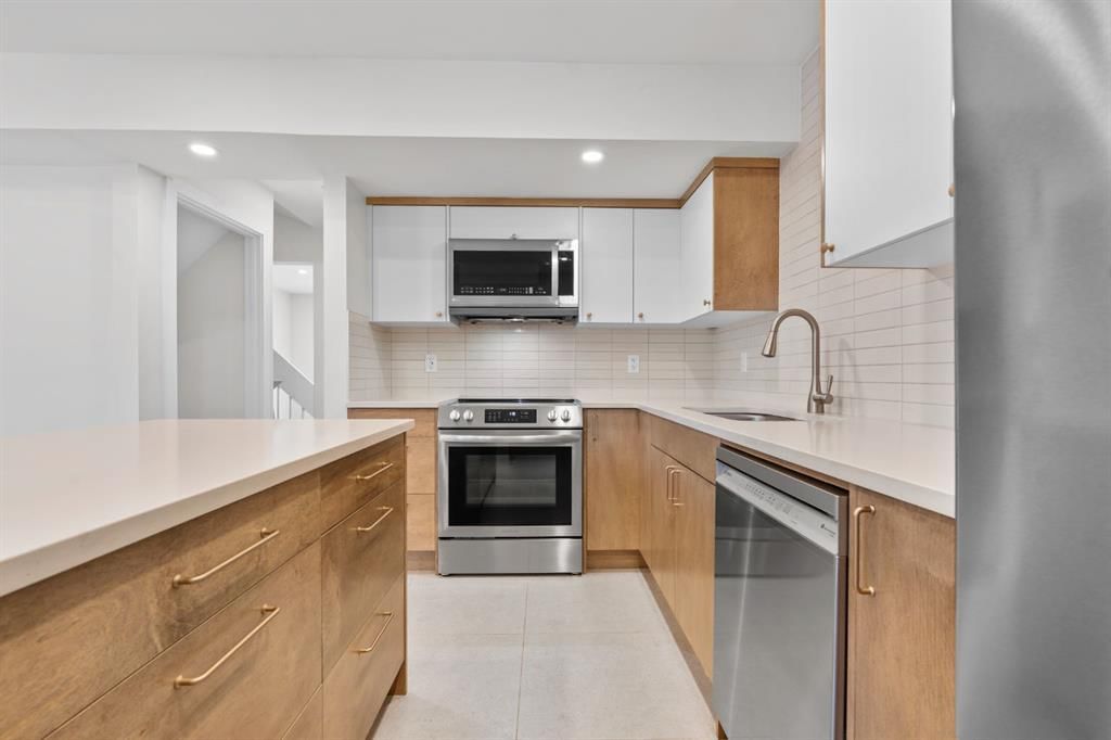 411, 6223 31 Avenue NW, Calgary — photo 3 of 46