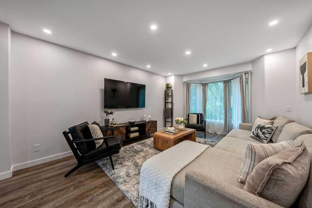 625 13 Avenue NE, Calgary — photo 5 of 48