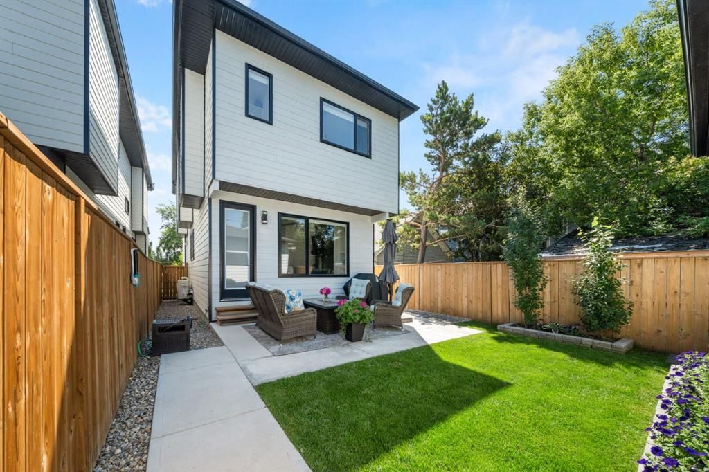 2407 33 Street SW, Calgary — photo 5 of 33