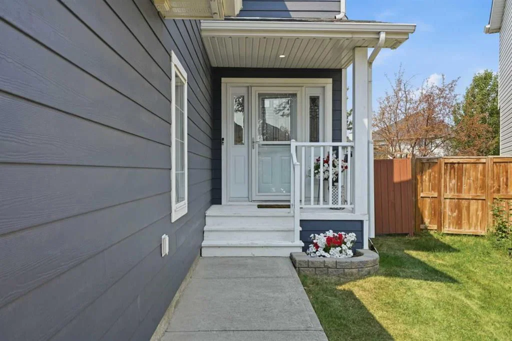 218 Bridlewood Place SW, Calgary — photo 2 of 50