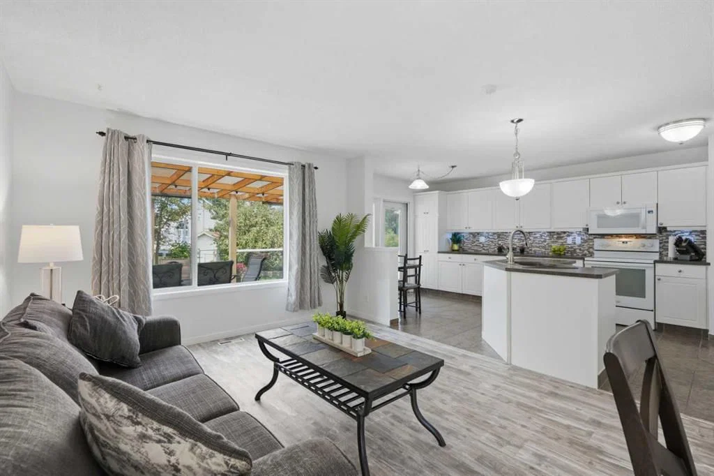 218 Bridlewood Place SW, Calgary — photo 5 of 50
