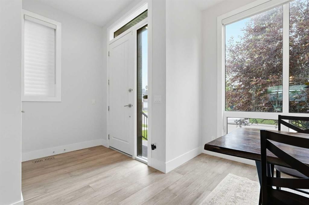 3138 44 Street SW, Calgary — photo 2 of 50