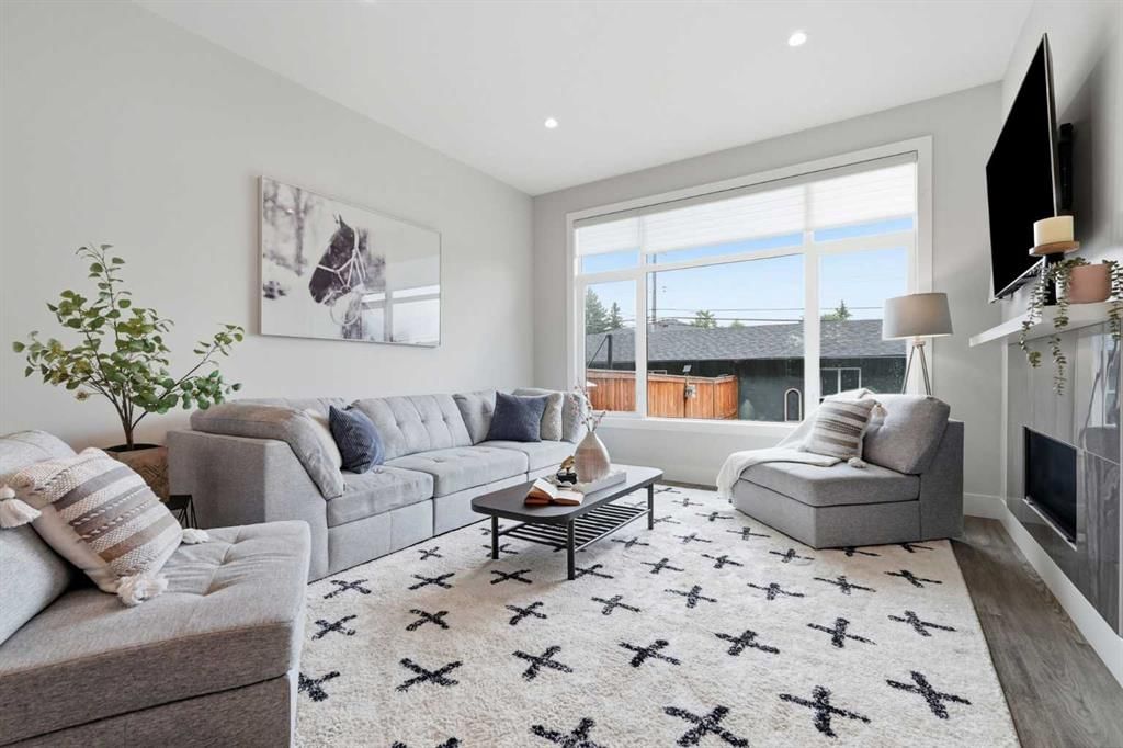 3138 44 Street SW, Calgary — photo 3 of 50