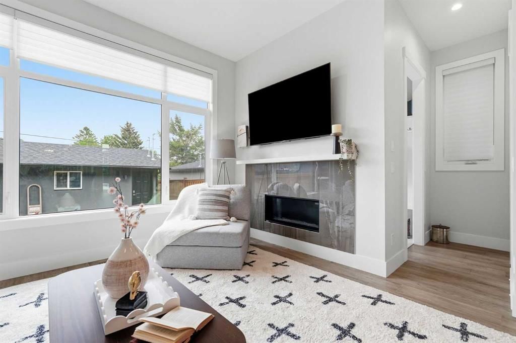 3138 44 Street SW, Calgary — photo 4 of 50