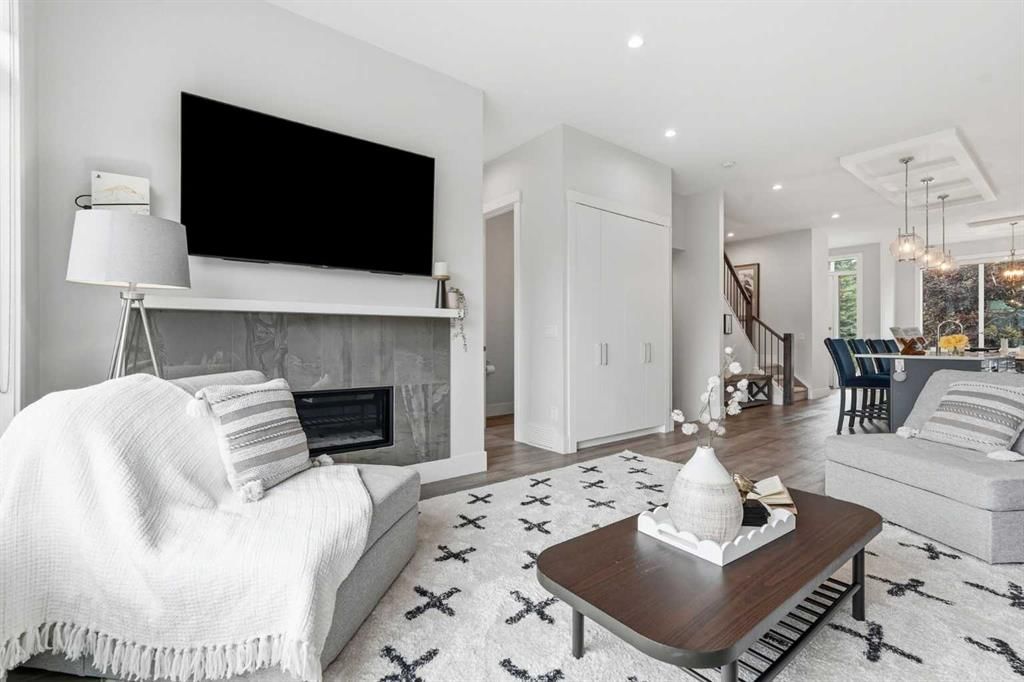 3138 44 Street SW, Calgary — photo 5 of 50