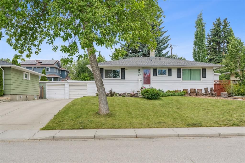 27 Heston Street NW, Calgary — photo 2 of 22