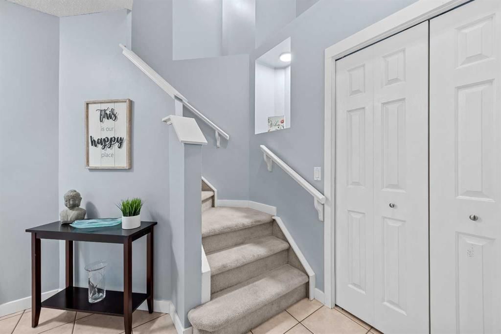 109 Hidden Valley Grove NW, Calgary — photo 4 of 47