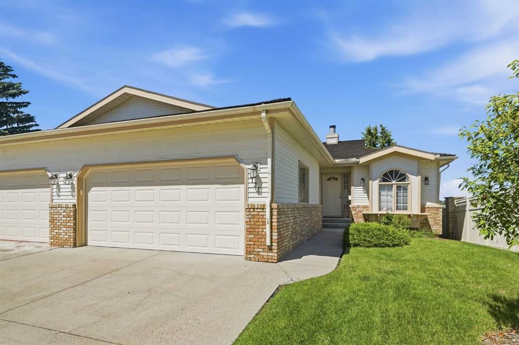 135 Shawnee Rise SW, Calgary — main listing photo