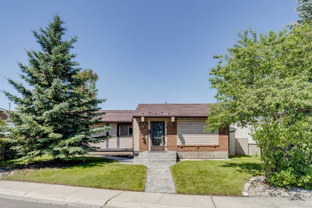 4819 Rundlewood Drive NE, Calgary — main listing photo