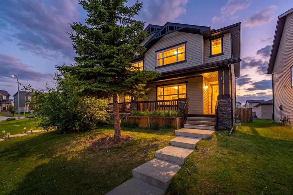 15 Panora Square NW, Calgary — main listing photo