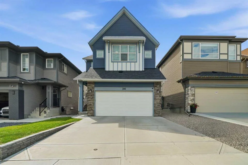 206 Lucas Crescent NW, Calgary — main listing photo