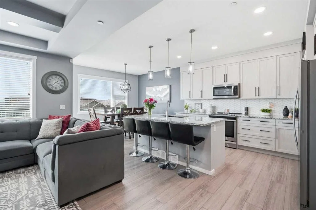 206 Lucas Crescent NW, Calgary — photo 5 of 41