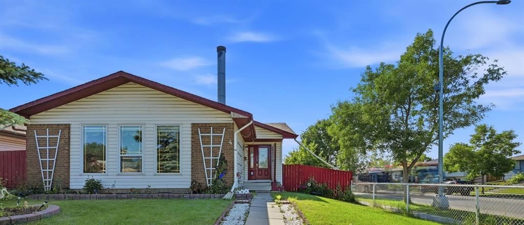 4 Fallswater Road NE, Calgary — photo 4 of 47