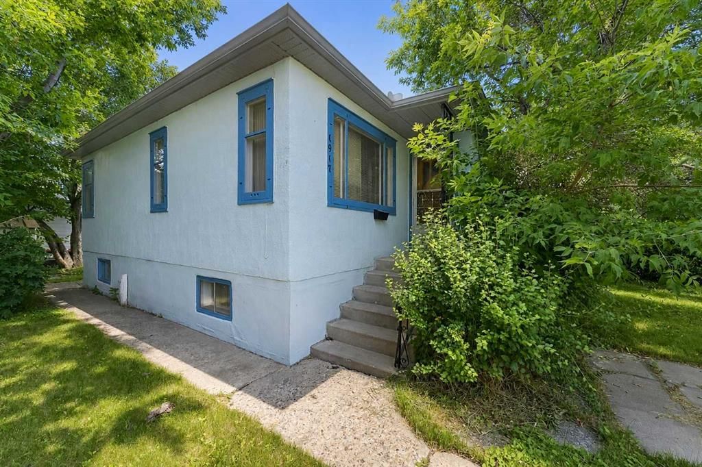 1917 Mountview Crescent NE, Calgary — main listing photo
