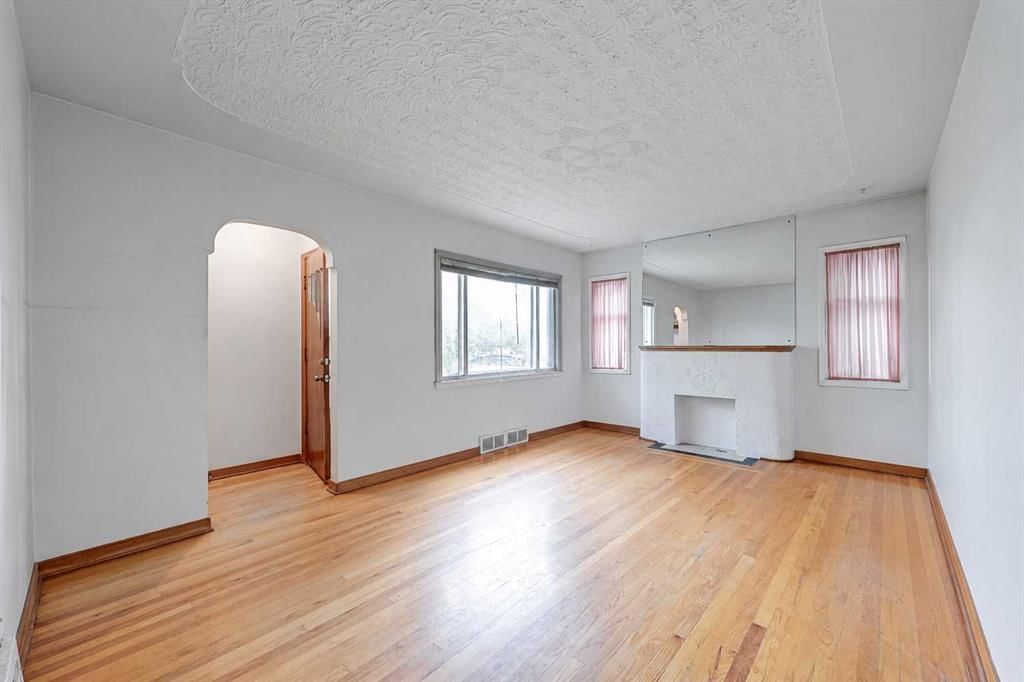 1917 Mountview Crescent NE, Calgary — photo 4 of 25