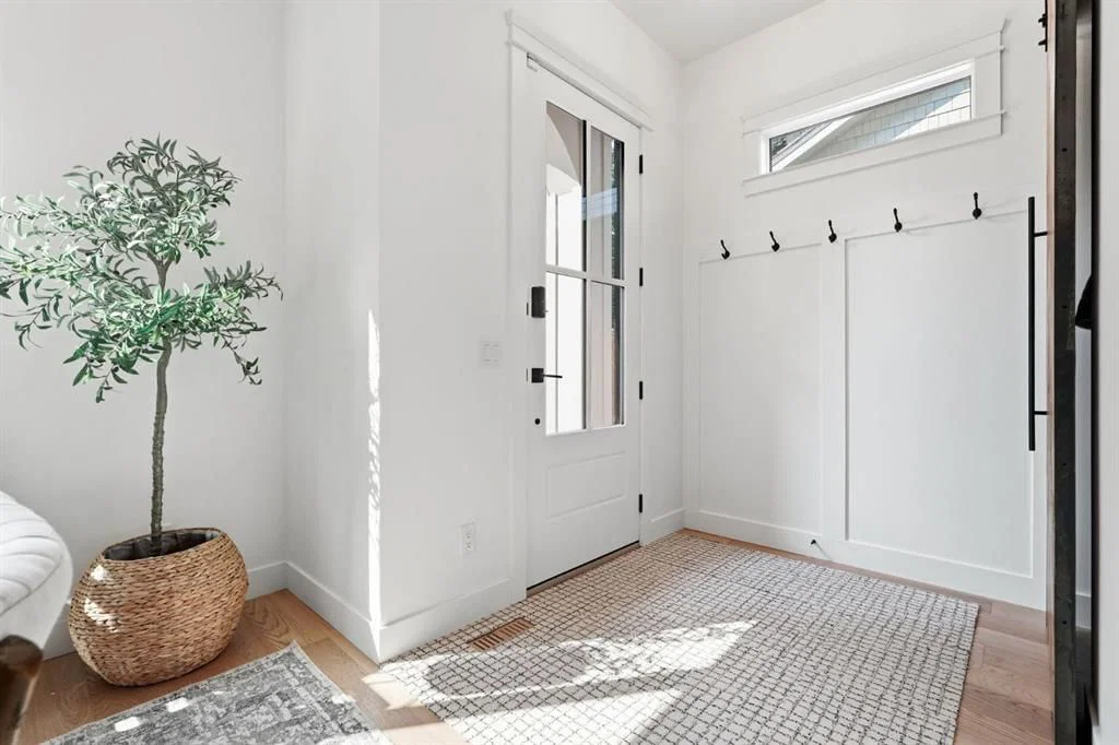 736 35 Street NW, Calgary — photo 3 of 42