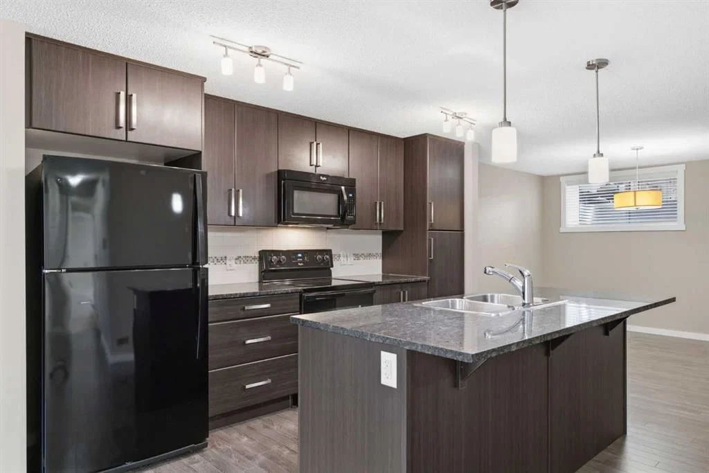 550 Mckenzie Towne Close SE, Calgary — photo 3 of 41