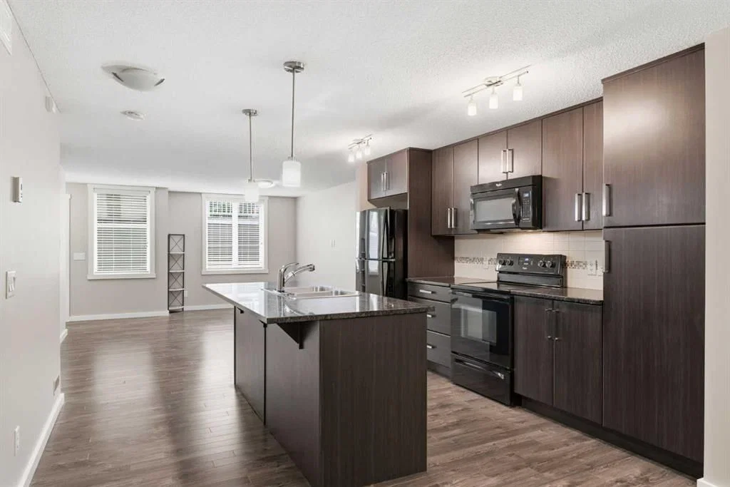 550 Mckenzie Towne Close SE, Calgary — photo 5 of 41