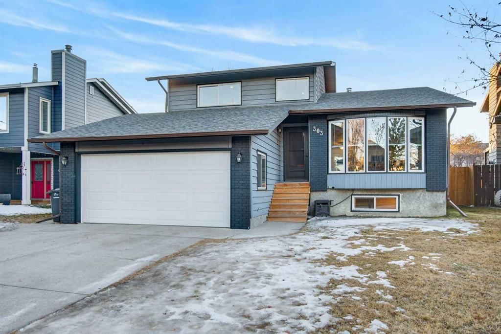 303 Woodside Place, Okotoks — photo 3 of 49