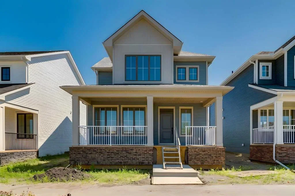 32 Ellen Lane, Crossfield — main listing photo